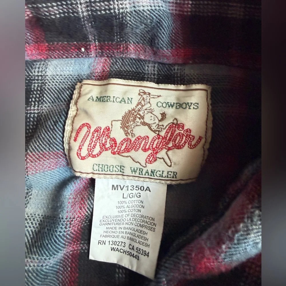 Wrangler Checkered Shirt - Black, Red, and Blue - Picture 4 of 6